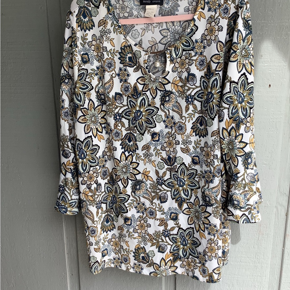 EUC, Women’s 2X Mandy Evan’s embellished top.